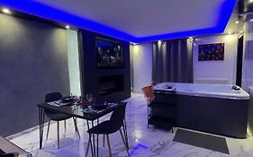 La Casa De Love Suite Jacuzzi